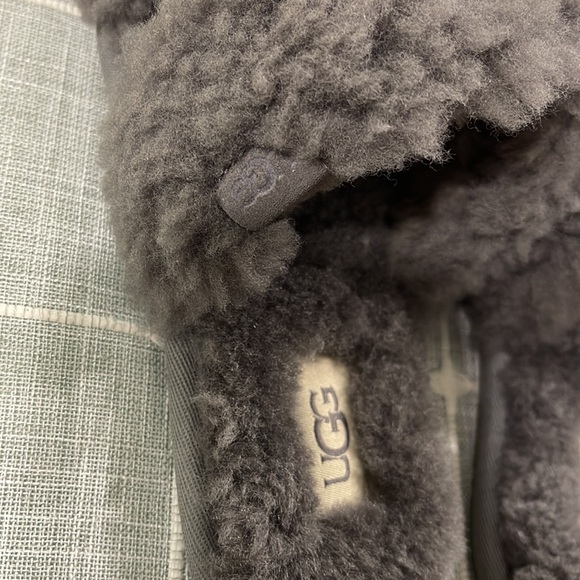 UGG slippers - Picture 5 of 9